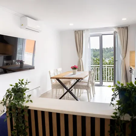 Slavica Apartment *